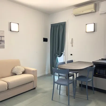 Darsena Terrazzo Vista Porto Canale Parcheggio * קרביה